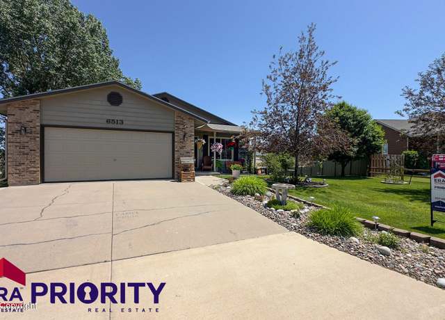 Property at 6513 Robin Dr, Gillette, WY 82718, 4 beds, 3 baths