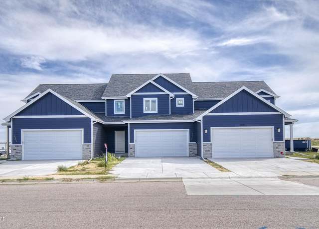 Property at 3801 Red Lodge Dr, Gillette, WY 82718, 3 beds, 2.5 baths