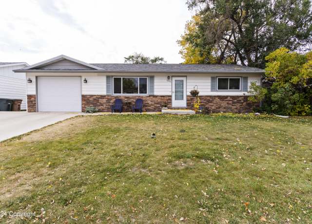 Property at 1203 W 2nd Ave, Gillette, WY 82716, 4 beds, 1.5 baths