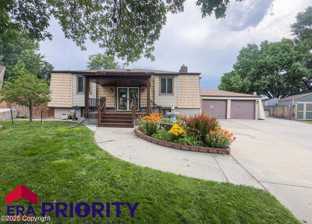 Property at 210 Overland Trl, Gillette, WY 82716, 4 beds, 2 baths
