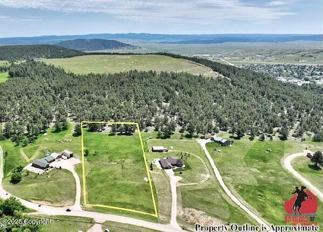 Property at 424 Canyon Rd, Sundance, WY 82729