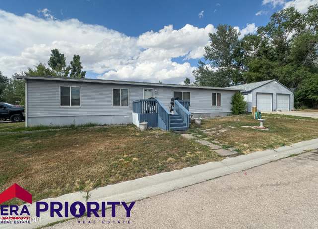 Property at 2305 Jane Ct, Gillette, WY 82718, 3 beds, 2 baths
