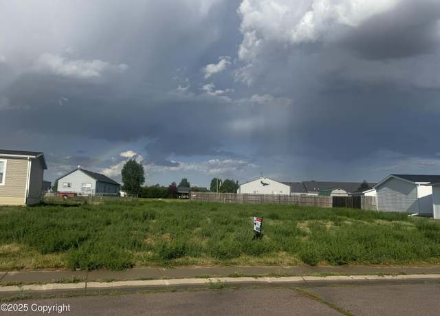 Property at 2303 Wrangler Rd, Gillette, WY 82718
