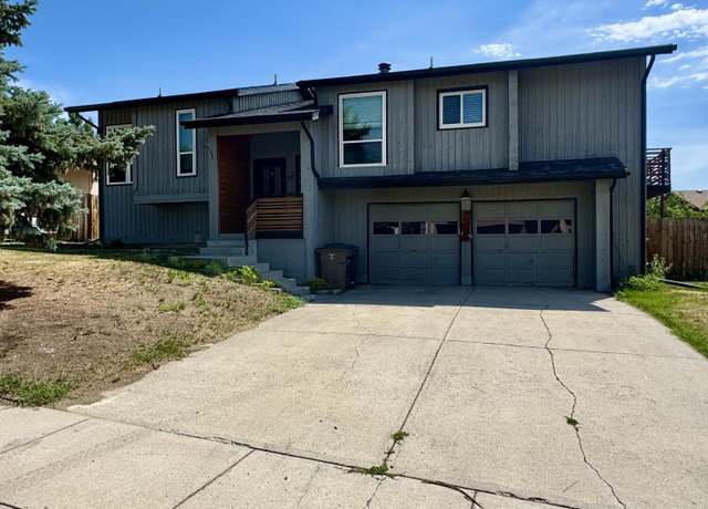 Property at 1120 Vanscoy Dr, Gillette, WY 82718, 4 beds, 3 baths