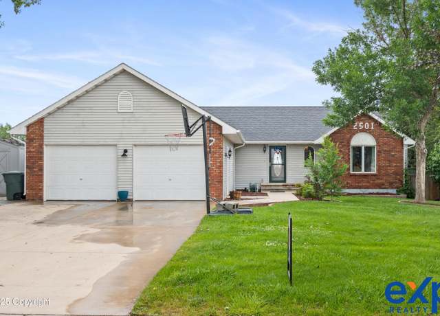 Property at 2501 Gallery View Dr, Gillette, WY 82718, 5 beds, 3 baths