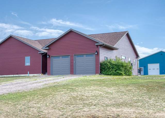 Property at 21 Dawn Dr, Gillette, WY 82716, 5 beds, 3 baths