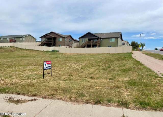 Property at 309 Villa Way, Gillette, WY 82718
