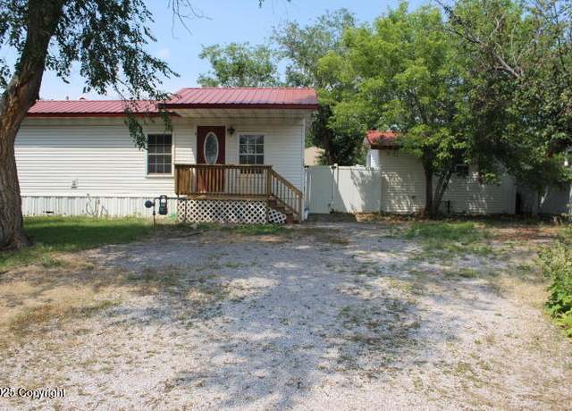 Property at 1007 Sunset St, Newcastle, WY 82701, 1 bed, 1 bath
