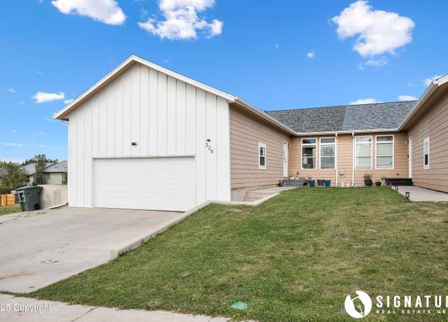 Property at 328 Westhills Loop, Gillette, WY 82718, 3 beds, 2 baths