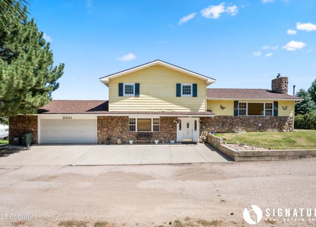 Property at 2201 Wolff Rd, Gillette, WY 82718, 4 beds, 3 baths