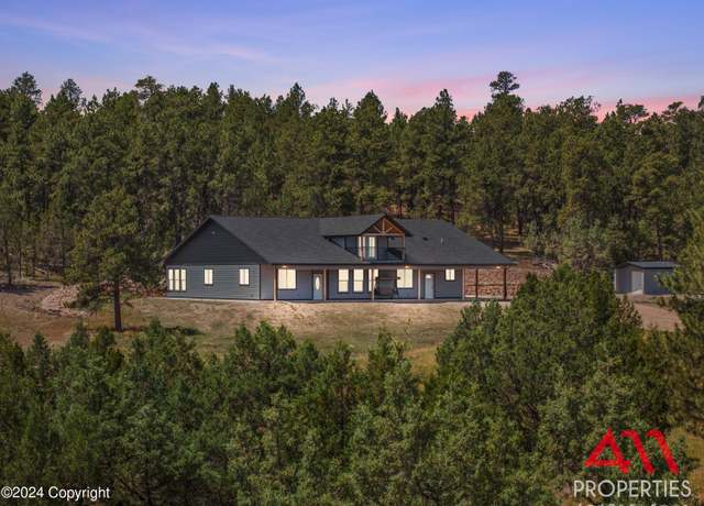 Property at 104 Holly Ave, Moorcroft, WY 82721, 5 beds, 3.5 baths