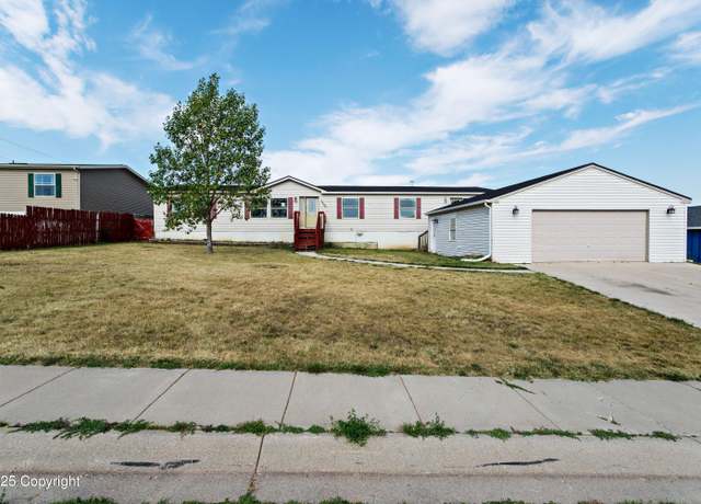 Property at 1305 Plumcreek Ave, Gillette, WY 82716, 4 beds, 2 baths