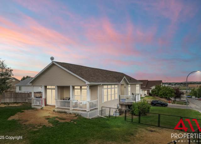 Property at 206 Lariat St, Gillette, WY 82718, 3 beds, 2 baths