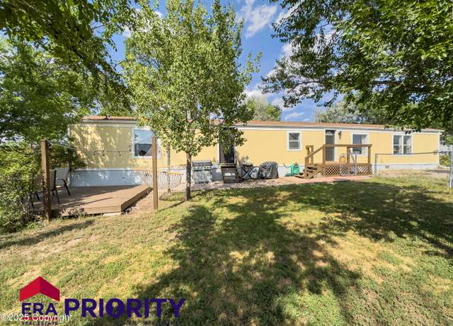 Property at 2700 Sammye Ave, Gillette, WY 82718, 3 beds, 2 baths