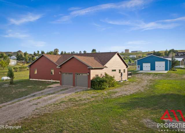 Property at 21 Dawn Dr, Gillette, WY 82716, 5 beds, 3 baths