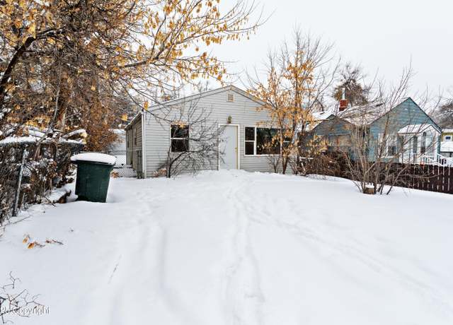 Property at 706 Gillette Ave S, Gillette, WY 82716, 2 beds, 1 bath