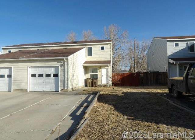 Property at 1039 Palmer Dr, Laramie, WY 82070, 3 beds, 2.5 baths