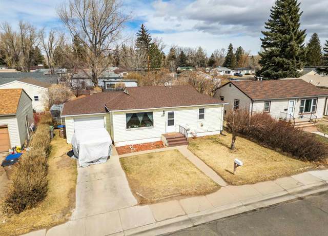 Property at 1417 Spring Creek Dr, Laramie, WY 82070, 4 beds, 1.75 baths