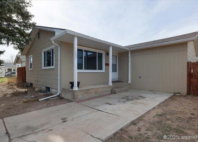 Property at 1710 Park Ave, Laramie, WY 82070, 3 beds, 1.75 baths