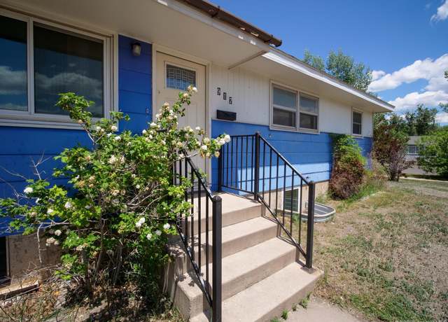 Property at 917 Russell St, Laramie, WY 82070, 6 beds, 2.5 baths