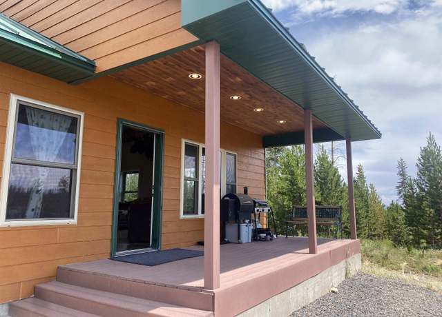 Property at 60 Foxborough Rd, Laramie, WY 82070, 3 beds, 2 baths