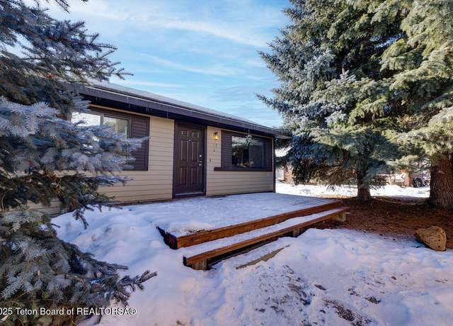 Property at 867 W Snow King Ave, Jackson, WY 83001, 2 beds, 1 bath