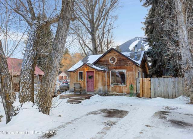 Property at 282 E Pearl Ave, Jackson, WY 83001, 2 beds, 2 baths