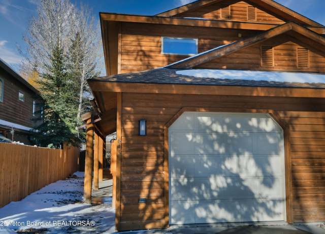 Property at 643 E Simpson Ave, Jackson, WY 83001, 3 beds, 2.5 baths