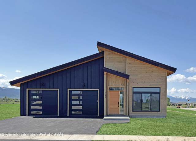 Property at 1085 Pawnee Rd, Driggs, ID 83422, 3 beds, 2 baths