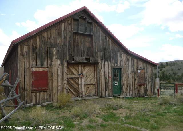 Property at 20 N Granier Ave, Lander, WY 82520