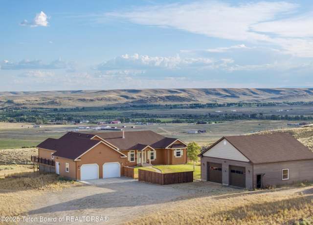Property at 63 Iroquois Trl, Boulder, WY 82923, 4 beds, 4 baths
