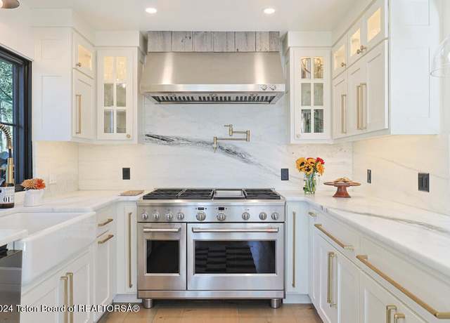 Property at 6900 W Paintbrush Trl, Wilson, WY 83014, 6 beds, 3 baths