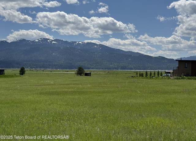 Property at 169 Palisades Dr, Alpine, WY 83128