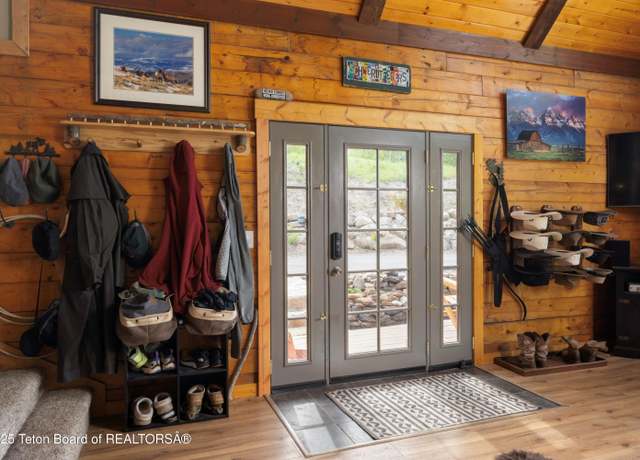 Property at 57 Lynx Trl, Alpine, WY 83128, 7 beds, 4 baths
