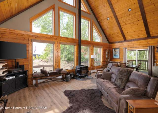 Property at 57 Lynx Trl, Alpine, WY 83128, 7 beds, 4 baths