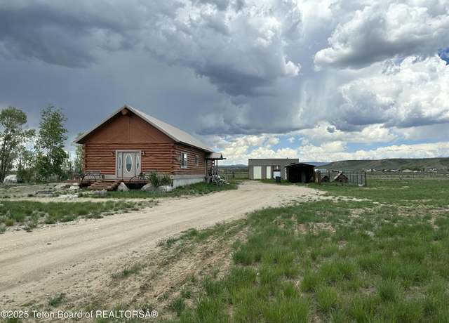 Property at 5 Sandy Ln, Boulder, WY 82923, 1 bed, 1.5 baths