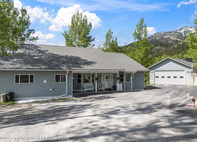 Property at 279 Vista Dr E, Star Valley Ranch, WY 83127, 6 beds, 4 baths