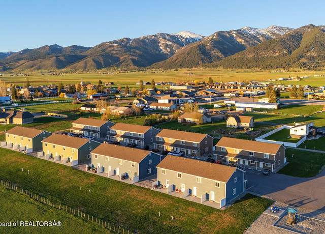 Property at 400 Clearview Ln, Etna, WY 83120