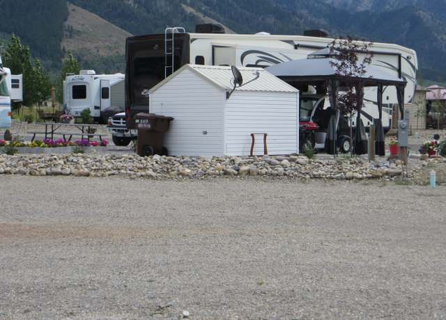 Property at 737 Whiffle Tree Dr, Thayne, WY 83127