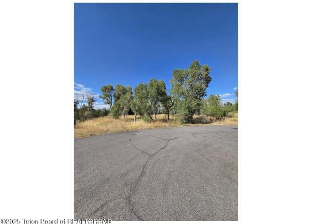 Property at 8035 Cutthroat Ln, Victor, ID 83455