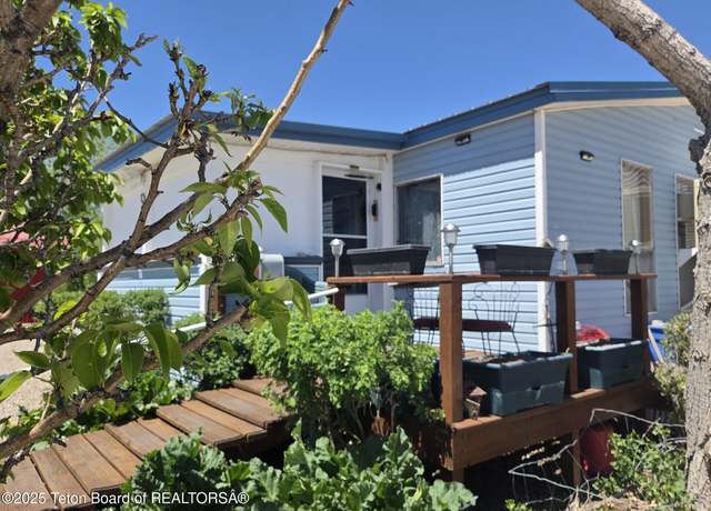 Property at 5 W Third St, Marbleton, WY 83113, 4 beds, 1 bath