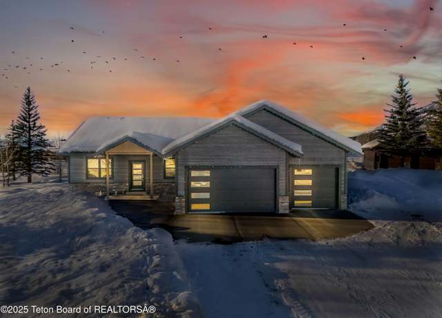 Property at 152 Porto Rd, Star Valley Ranch, WY 83127, 3 beds, 2.5 baths