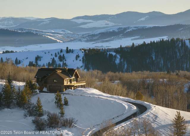 Property at 785 Strawberry Hills Dr, Bedford, WY 83112, 6 beds, 4.5 baths