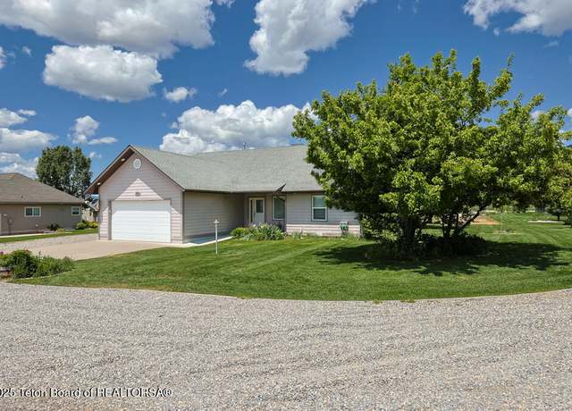 Property at 186 Fairway Ave, Thayne, WY 83127, 3 beds, 2.5 baths