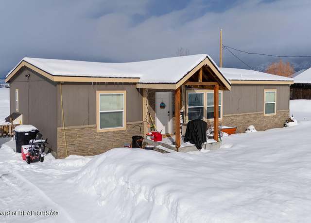 Property at 420 Roberts St, Thayne, WY 83127, 3 beds, 2 baths