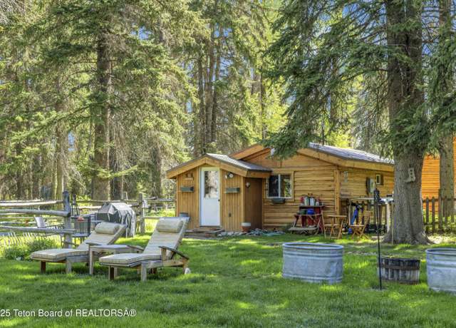 Property at 4075 Jarvis Ln, Wilson, WY 83014, 3 beds, 1.5 baths