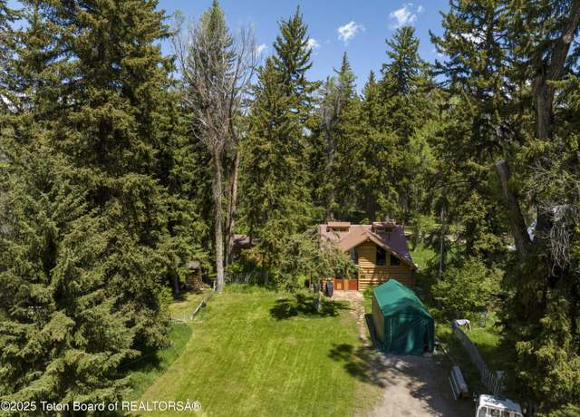 Property at 4075 Jarvis Ln, Wilson, WY 83014, 3 beds, 1.5 baths