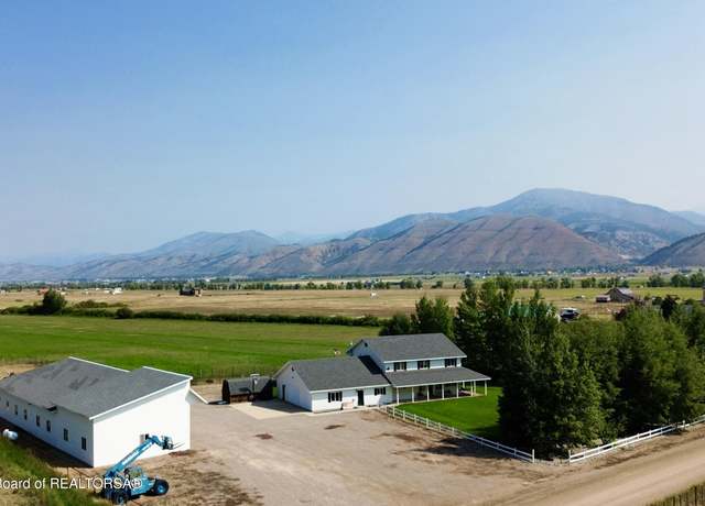 Property at 221 Jaybob Ln, Afton, WY 83110, 4 beds, 2.5 baths