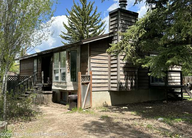Property at 657 E Kelly Ave, Jackson, WY 83001, 4 beds, 3 baths