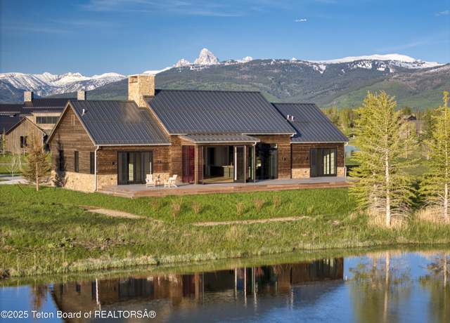 Property at 1105 Shasta Daisy Ct, Driggs, ID 83422, 4 beds, 4.5 baths